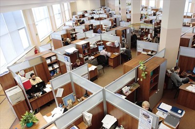 おしゃれなパーテーションをオフィスに設置するなら 株式会社九州オフィスパーテーション へ パーテーションはアルミ製とスチール製でどう違う